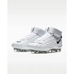 Paire de crampons Nike Force Savage Pro 2 vue de profil, idéale pour la stabilité et la protection des hommes de ligne.