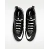 Vue du dessus de la Nike Alpha Menace Pro 5 mettant en avant le laçage et le col en maille pour un enfilage rapide.